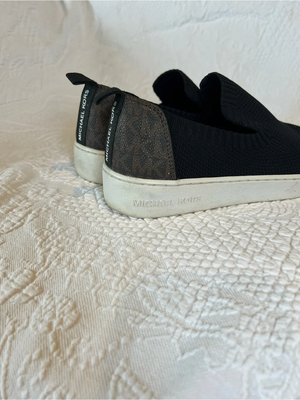 💙 Michael Kors Juno Black Slip-On Sneakers Signature MK Pattern on Heel 7.5